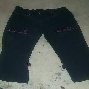 🎶💀Black and pink capris from hottopic🎶💀